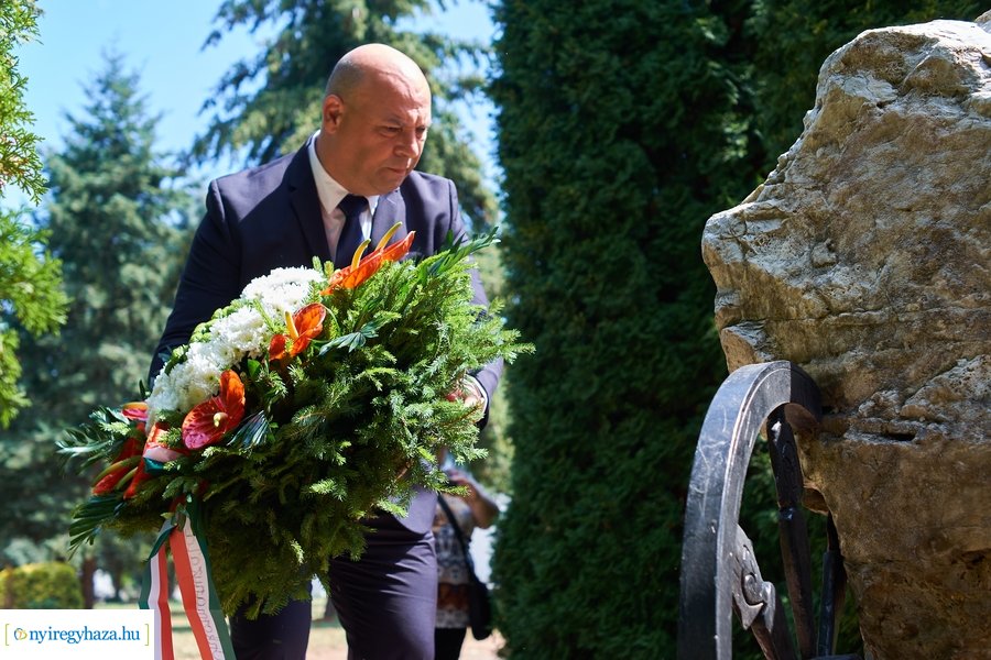 Roma holokausztra emlékeztek 2022