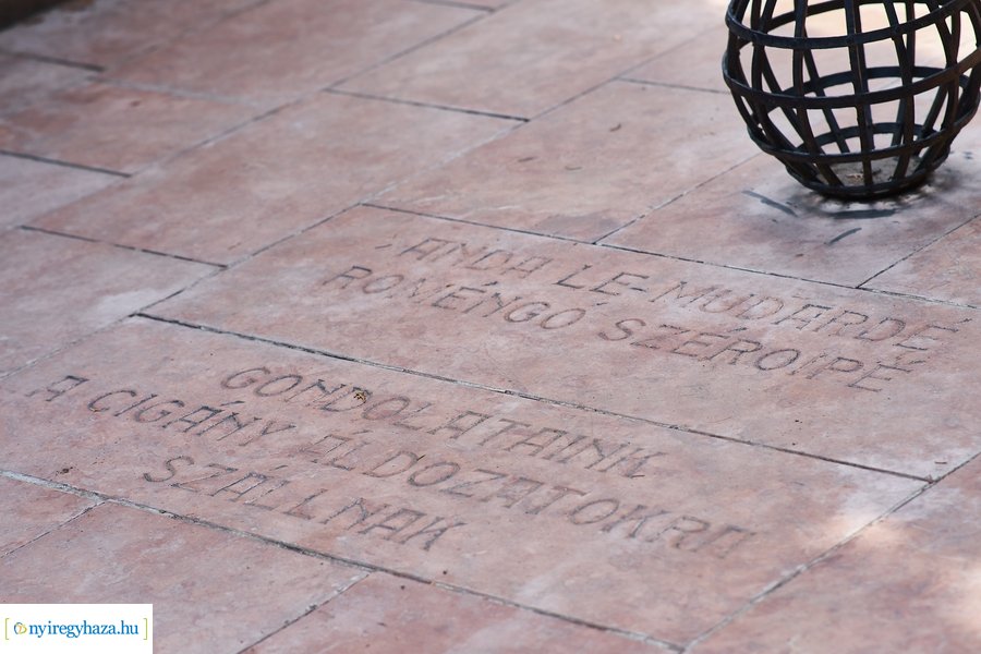 Roma holokausztra emlékeztek 2022