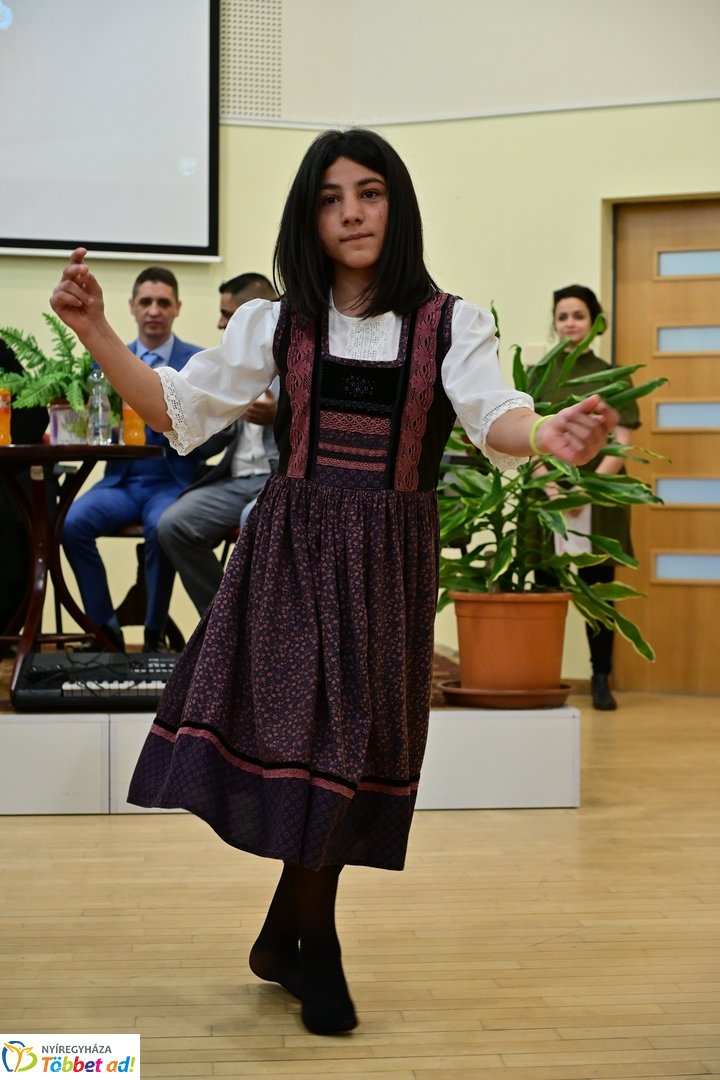 Roma ki-mit-tud a Móricz Zsigmond könyvtárban - 2025