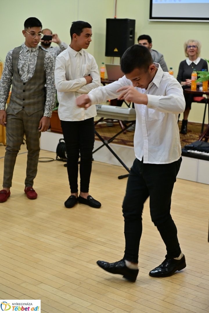 Roma ki-mit-tud a Móricz Zsigmond könyvtárban - 2025