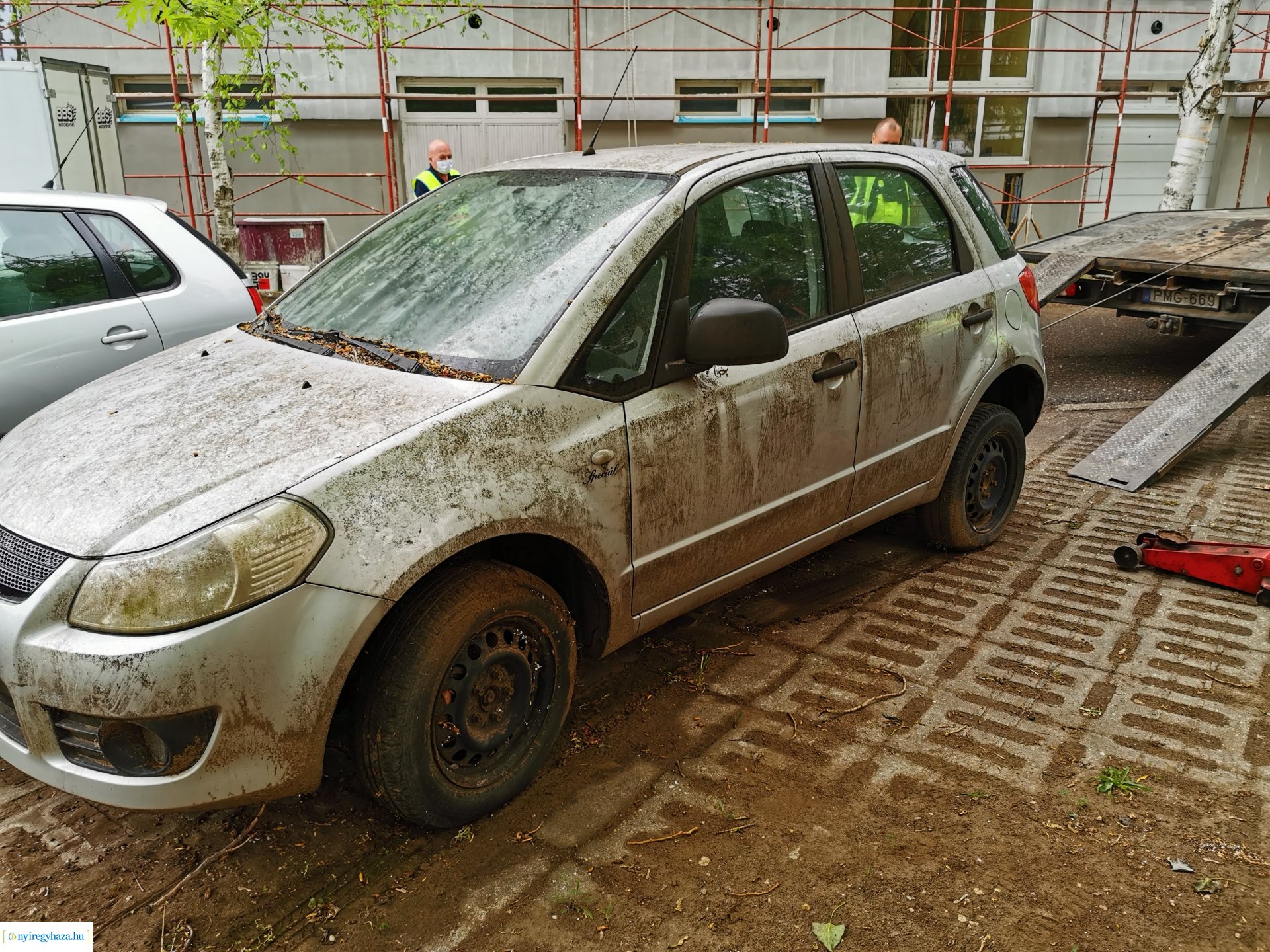 Roncsok elszállítása 0430