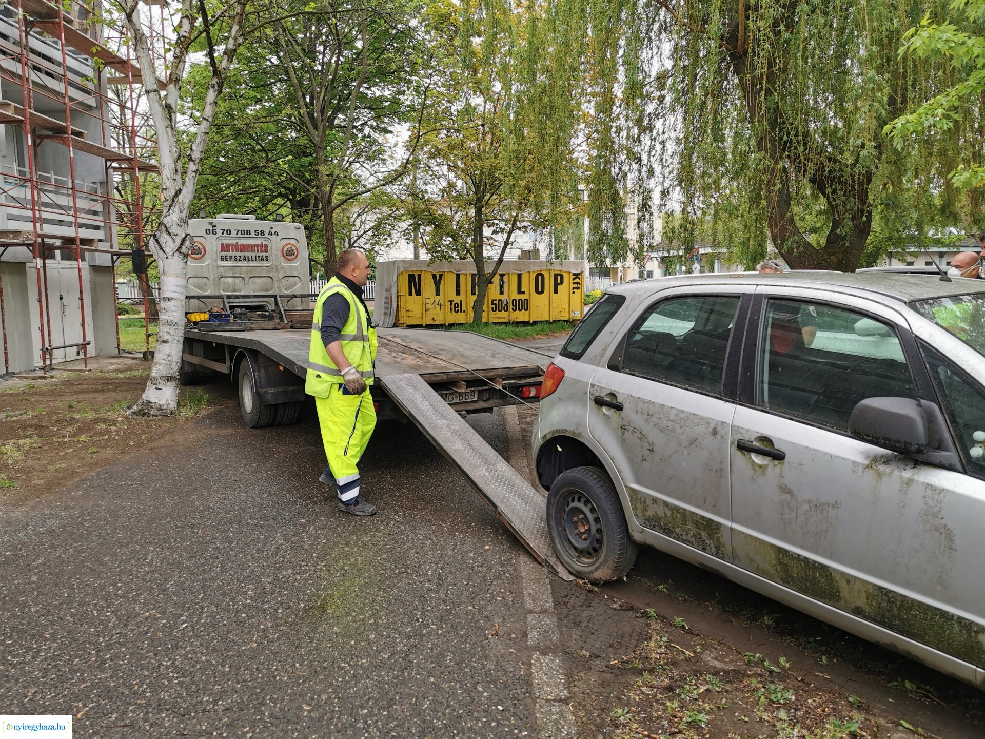 Roncsok elszállítása 0430