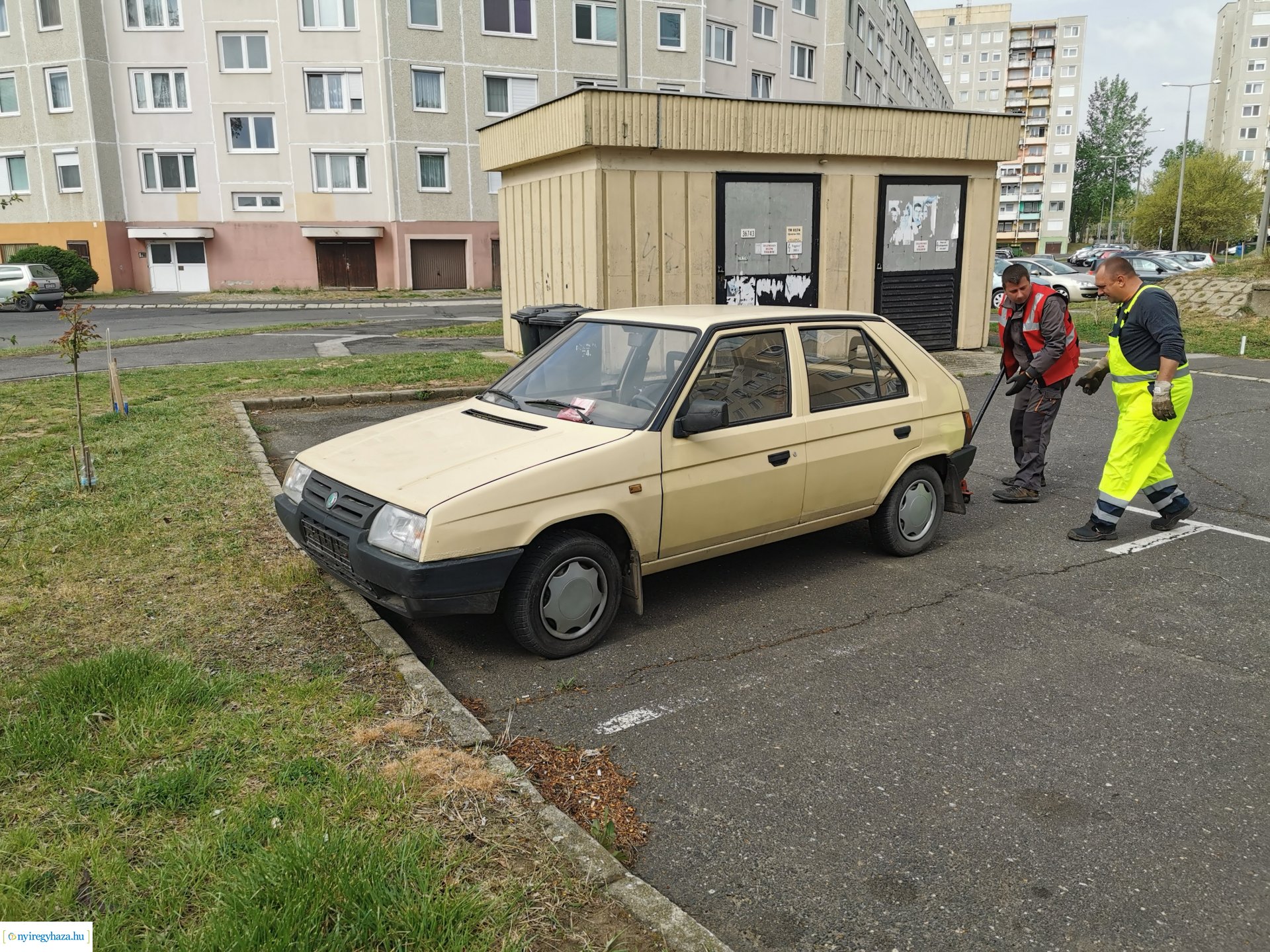 Roncsok elszállítása 0430