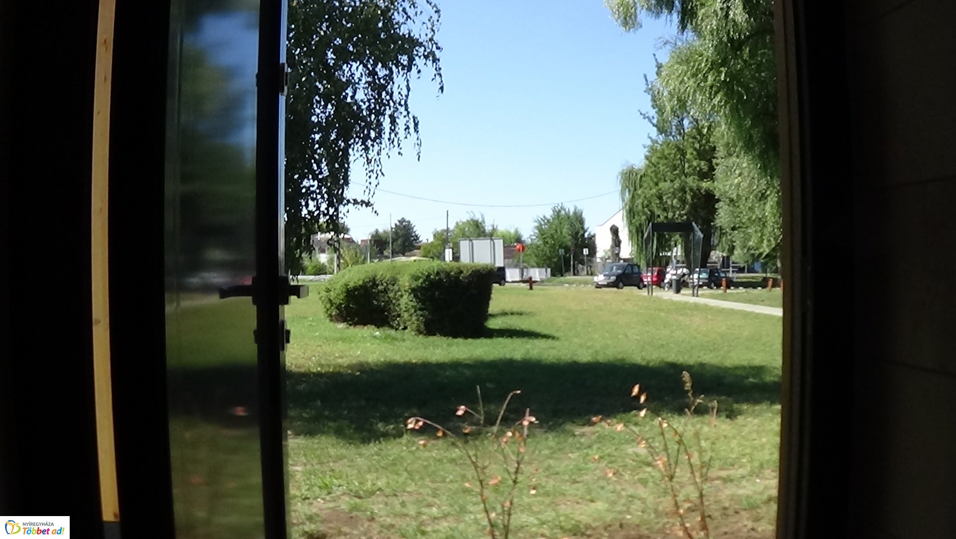 Rongálás a Bujtosi Városliget mosdójában