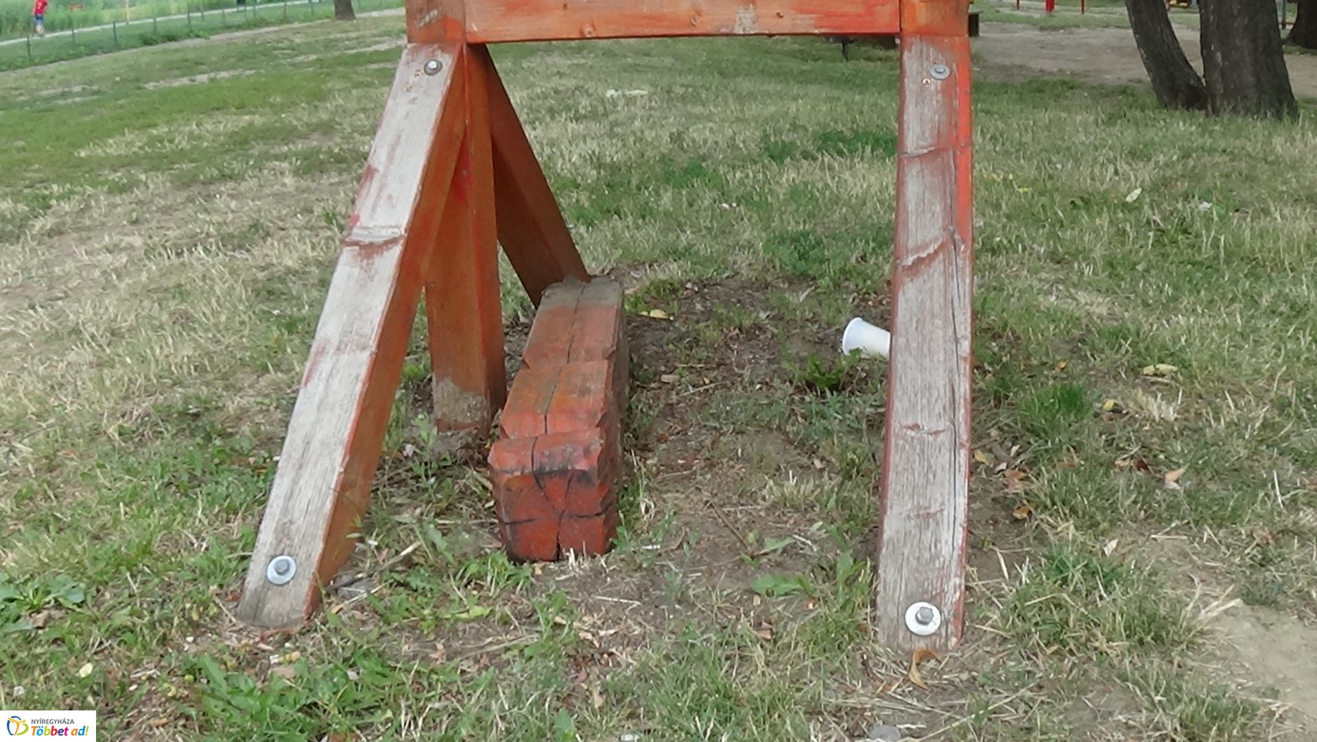 Rongálás a Bujtosi Városligetben