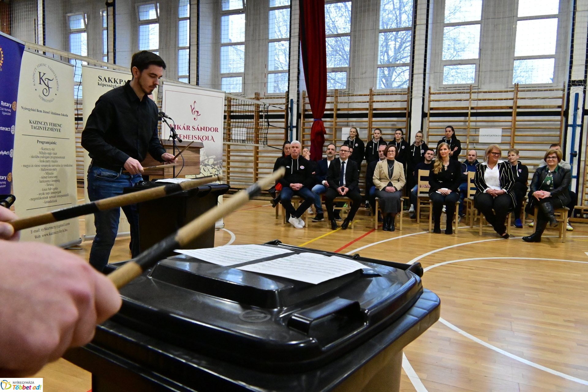 Röplabda mérkőzések a Kazinczy Ferenc iskolában
