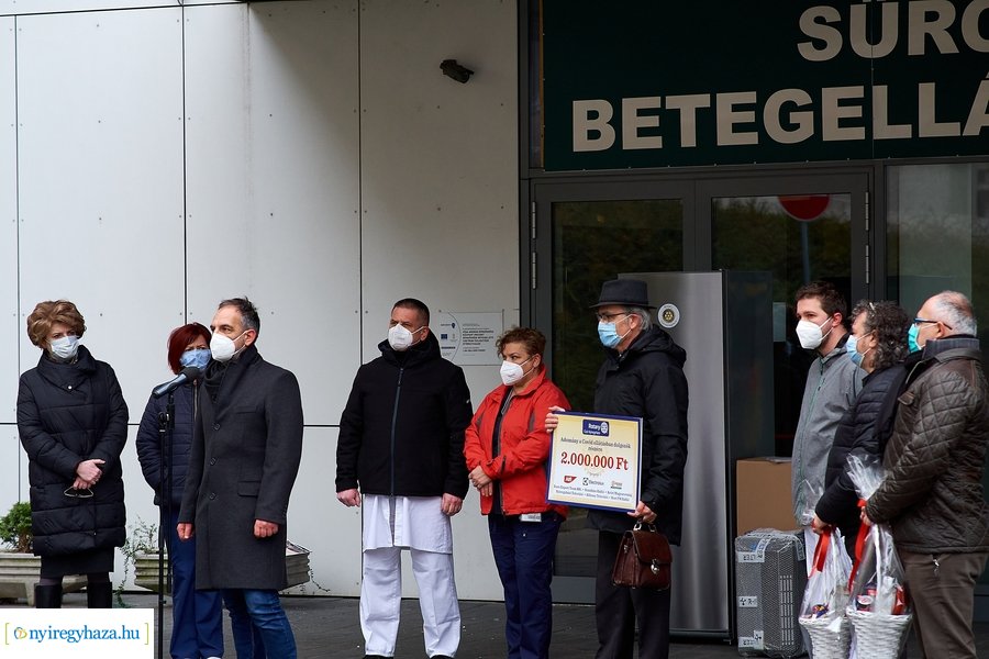 Rotary adomány a kórháznak 20201126