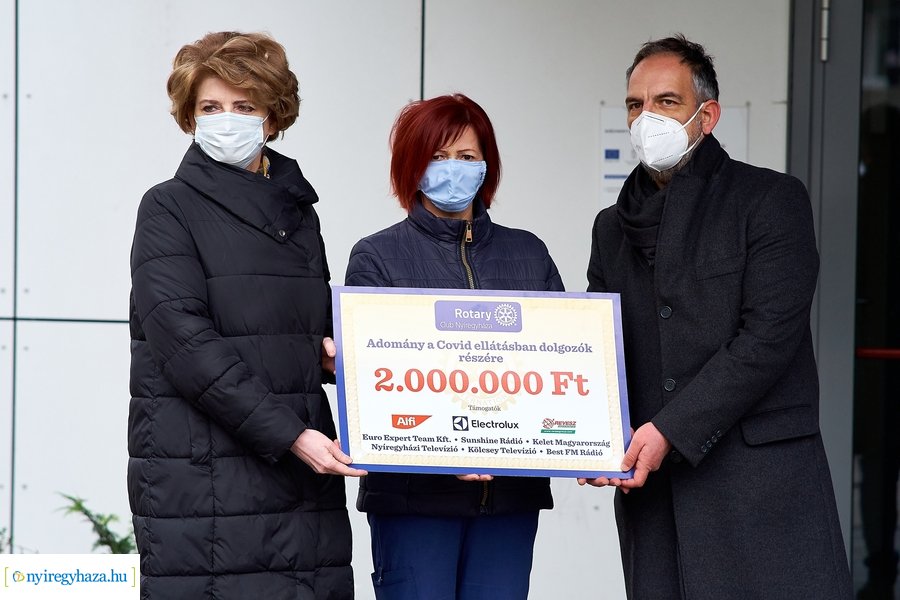Rotary adomány a kórháznak 20201126