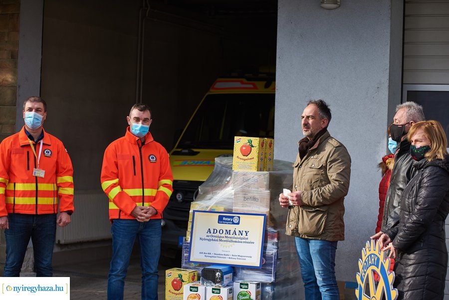Rotary adomány a mentősöknek