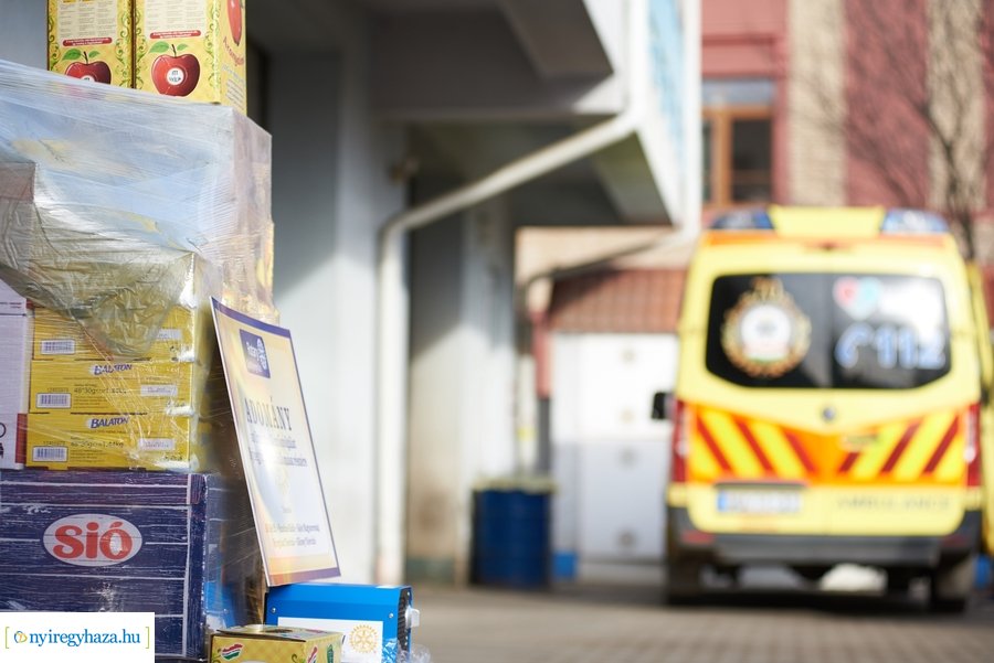 Rotary adomány a mentősöknek