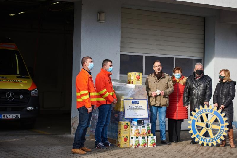 Rotary adomány a mentősöknek