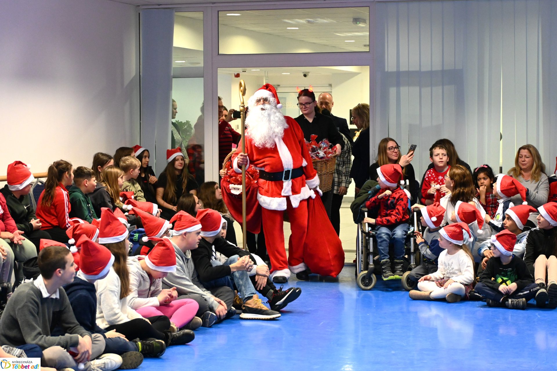 A Rotary Club Nyírség Egyesület mikulása megérkezett a gyerekekhez