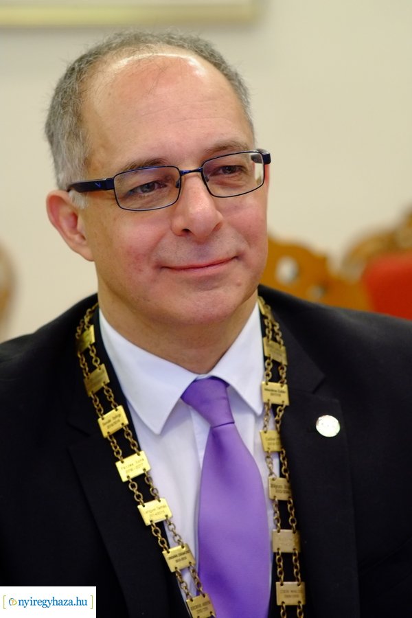 Rotary kormányzó a Városházán 20230116