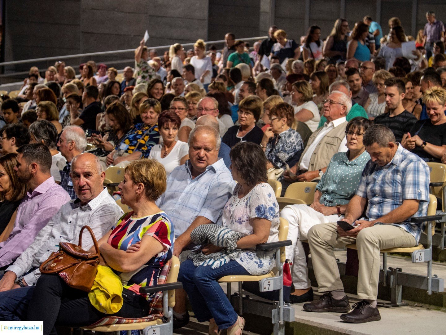 Rózsakert Szabadtéri Színpad Bolha a fülbe