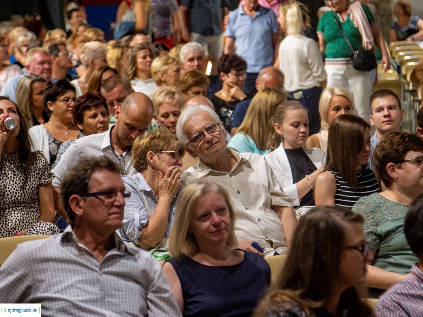 Rózsakert Szabadtéri Színpad Bolha a fülbe