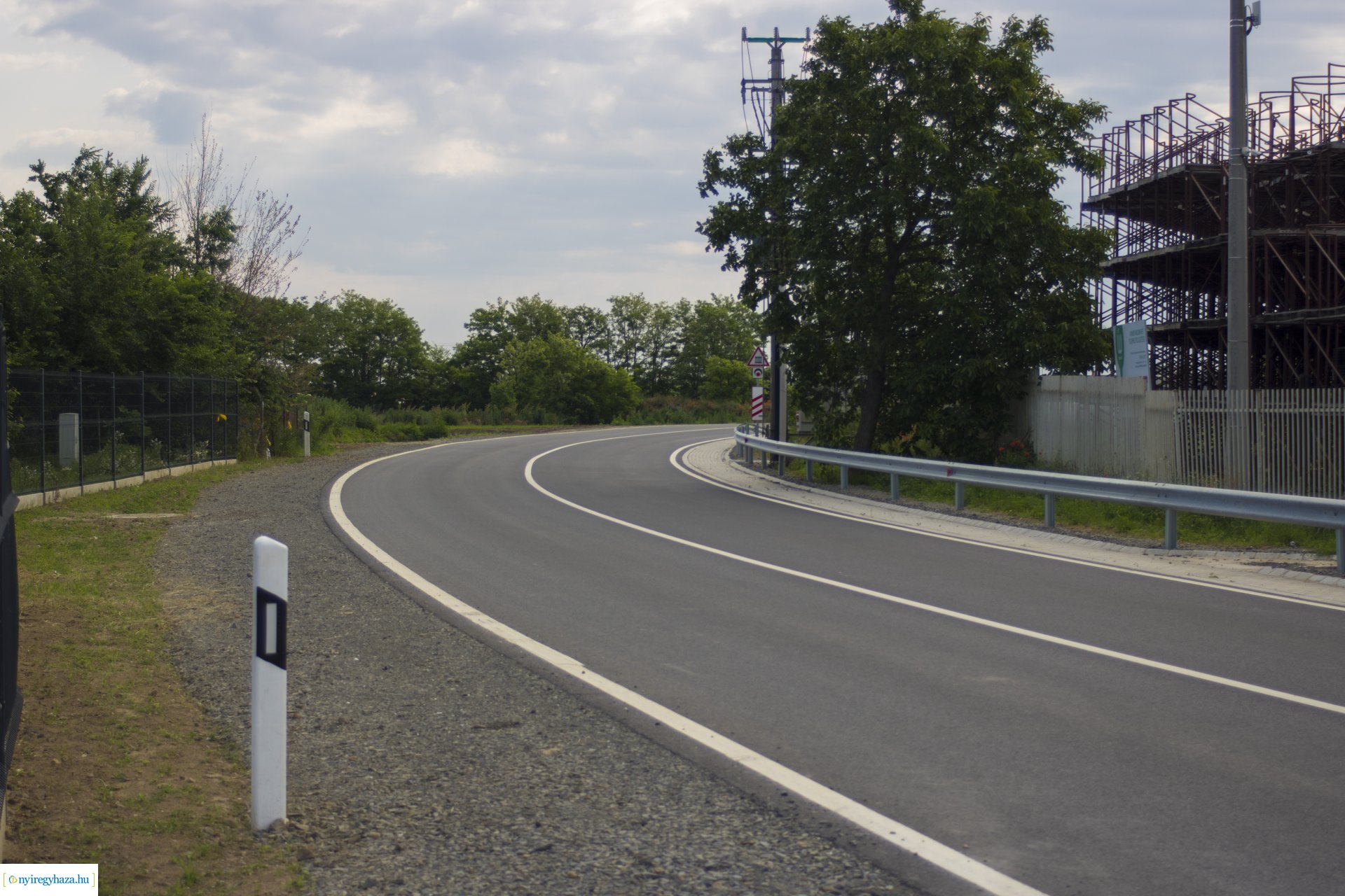 Rozsrétszőlő bekötőút felújítása