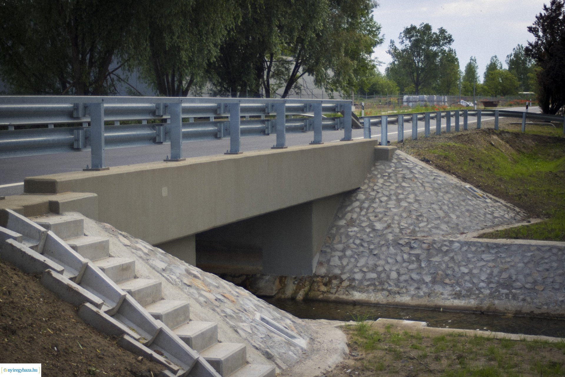 Rozsrétszőlő bekötőút felújítása