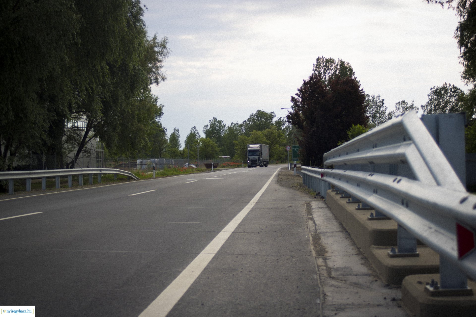 Rozsrétszőlő bekötőút felújítása