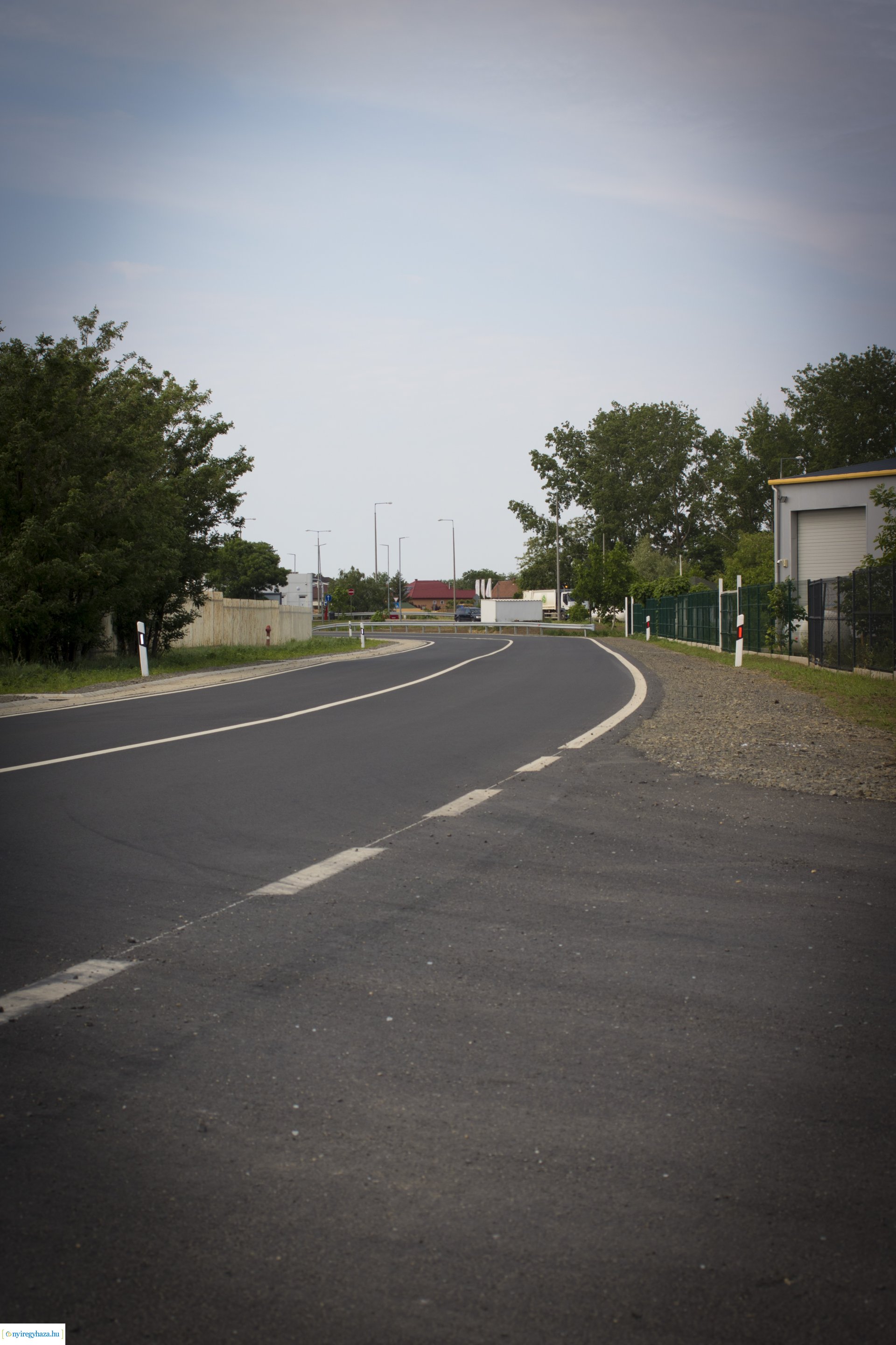 Rozsrétszőlő bekötőút felújítása