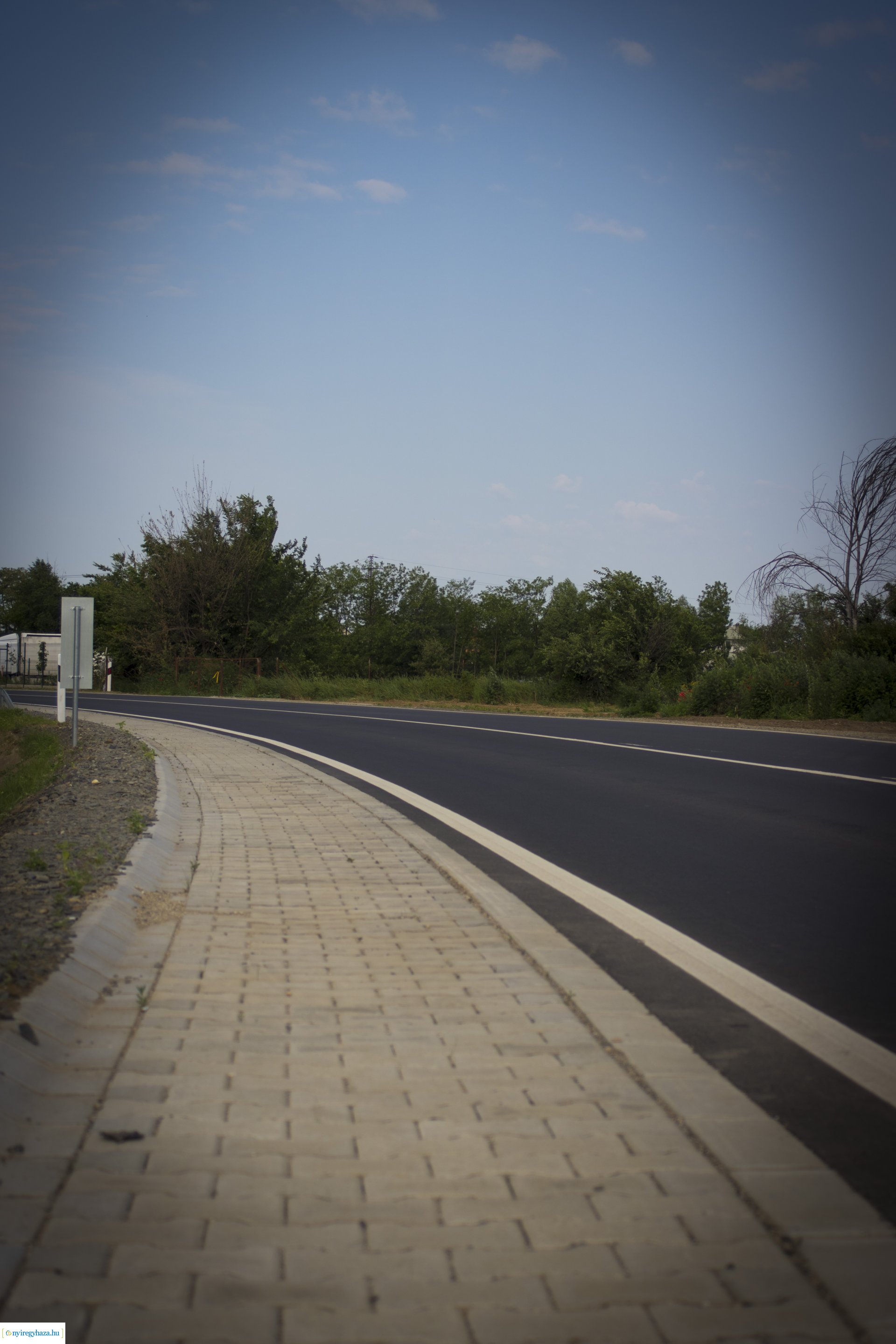 Rozsrétszőlő bekötőút felújítása