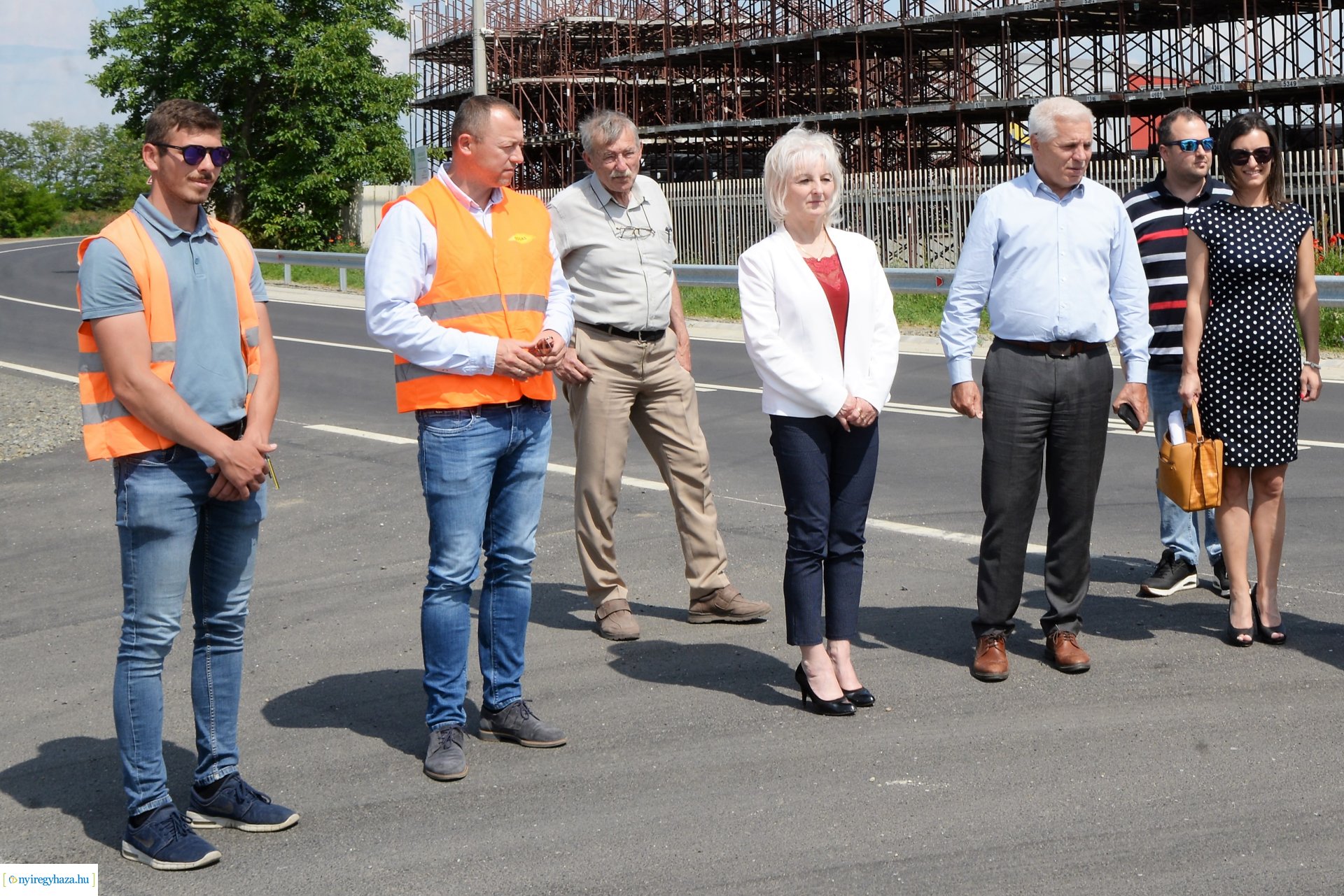 Rozsrétszőlő felújított  bekötőút átadás