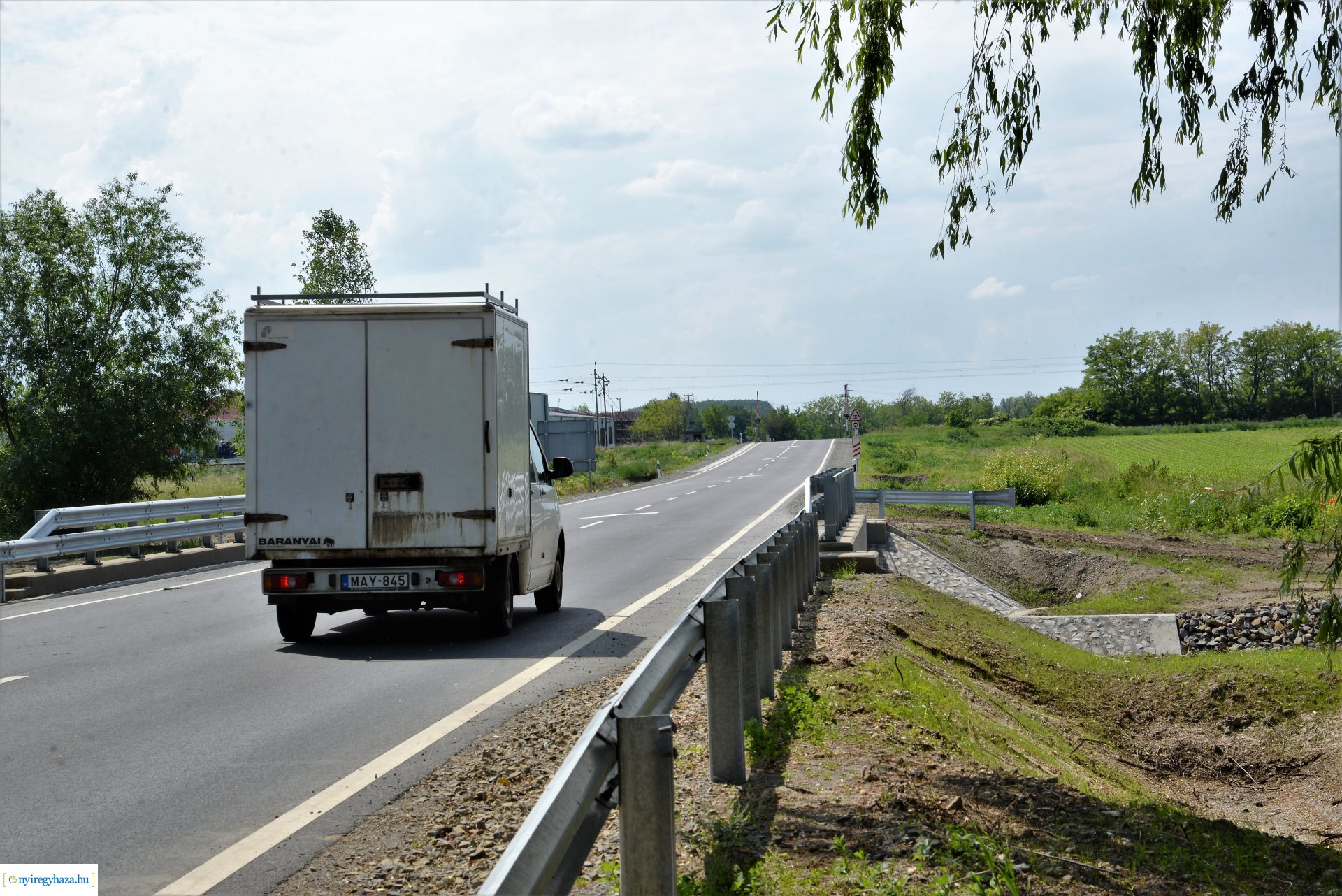 Rozsrétszőlő felújított  bekötőút átadás