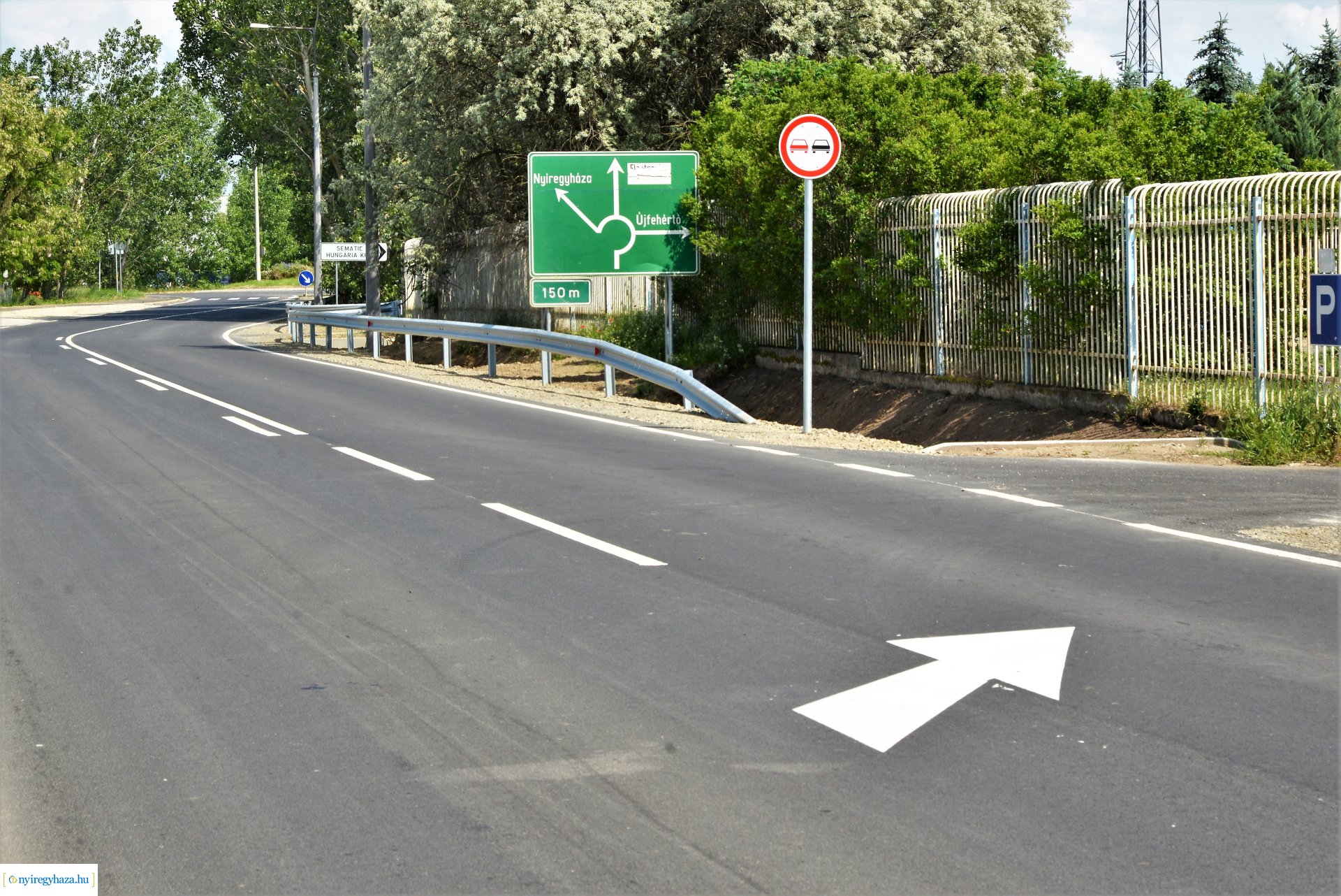 Rozsrétszőlő felújított  bekötőút átadás