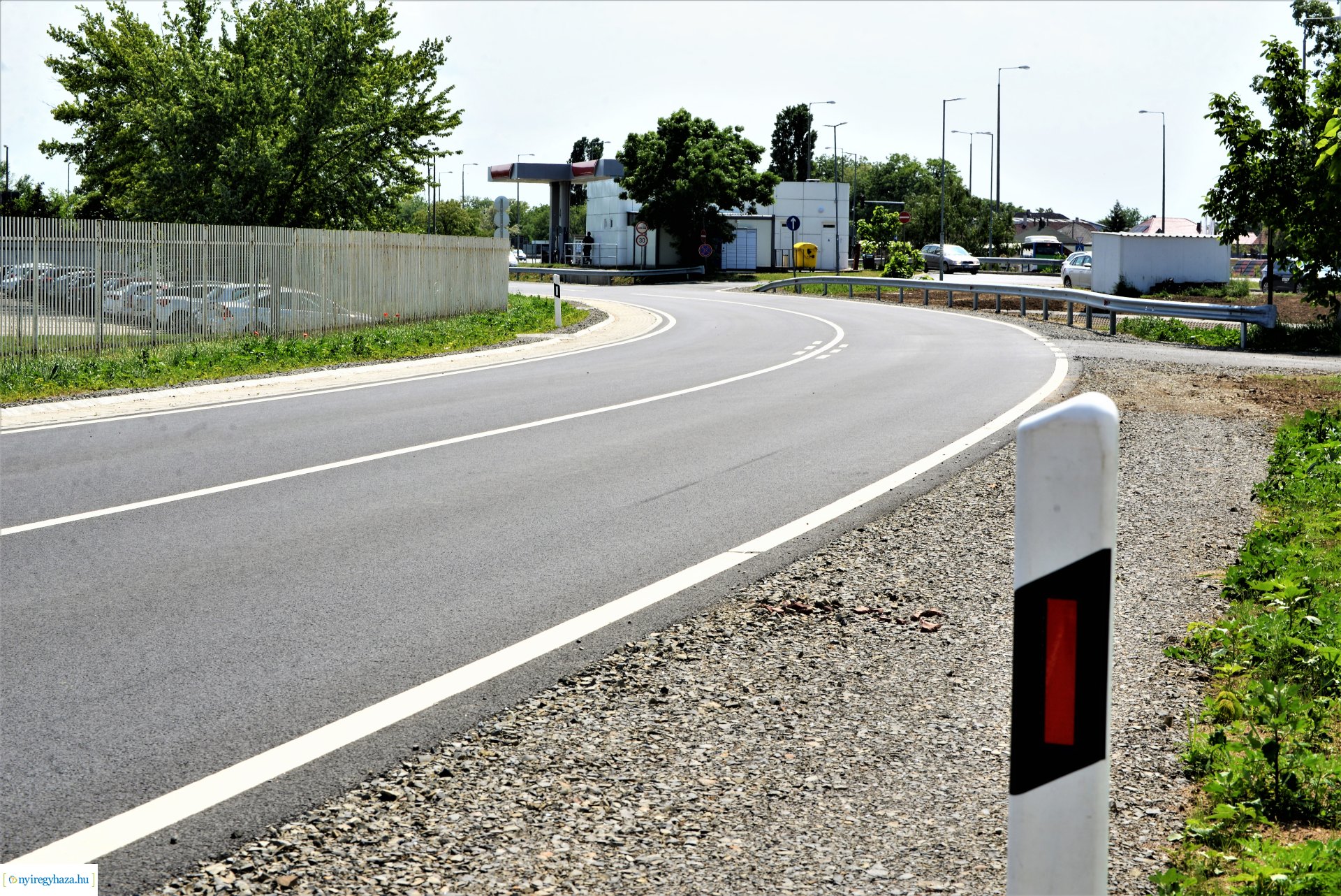 Rozsrétszőlő felújított  bekötőút átadás