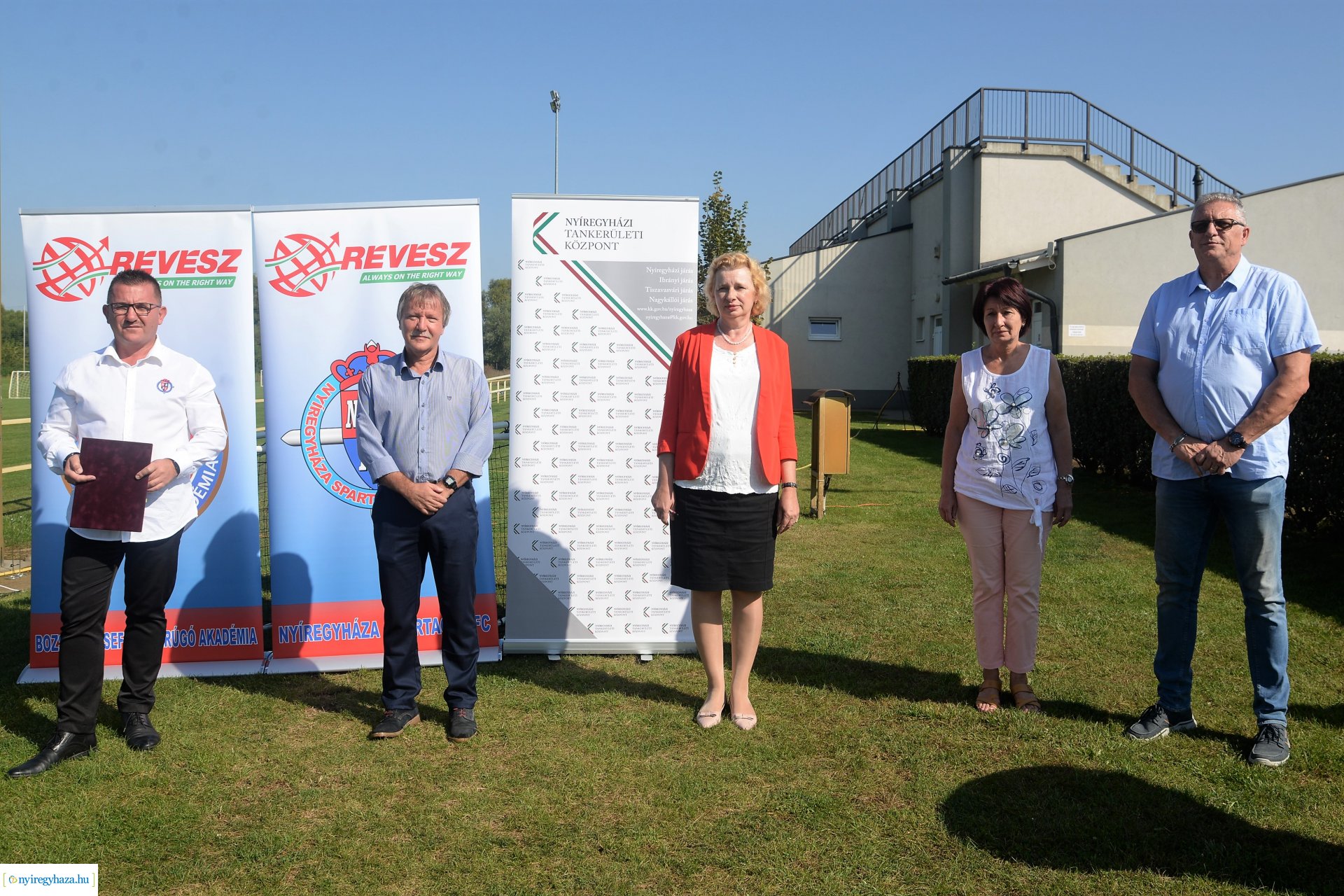 Rúgj labdába program - szerződés aláírás az örökösföldi pályán