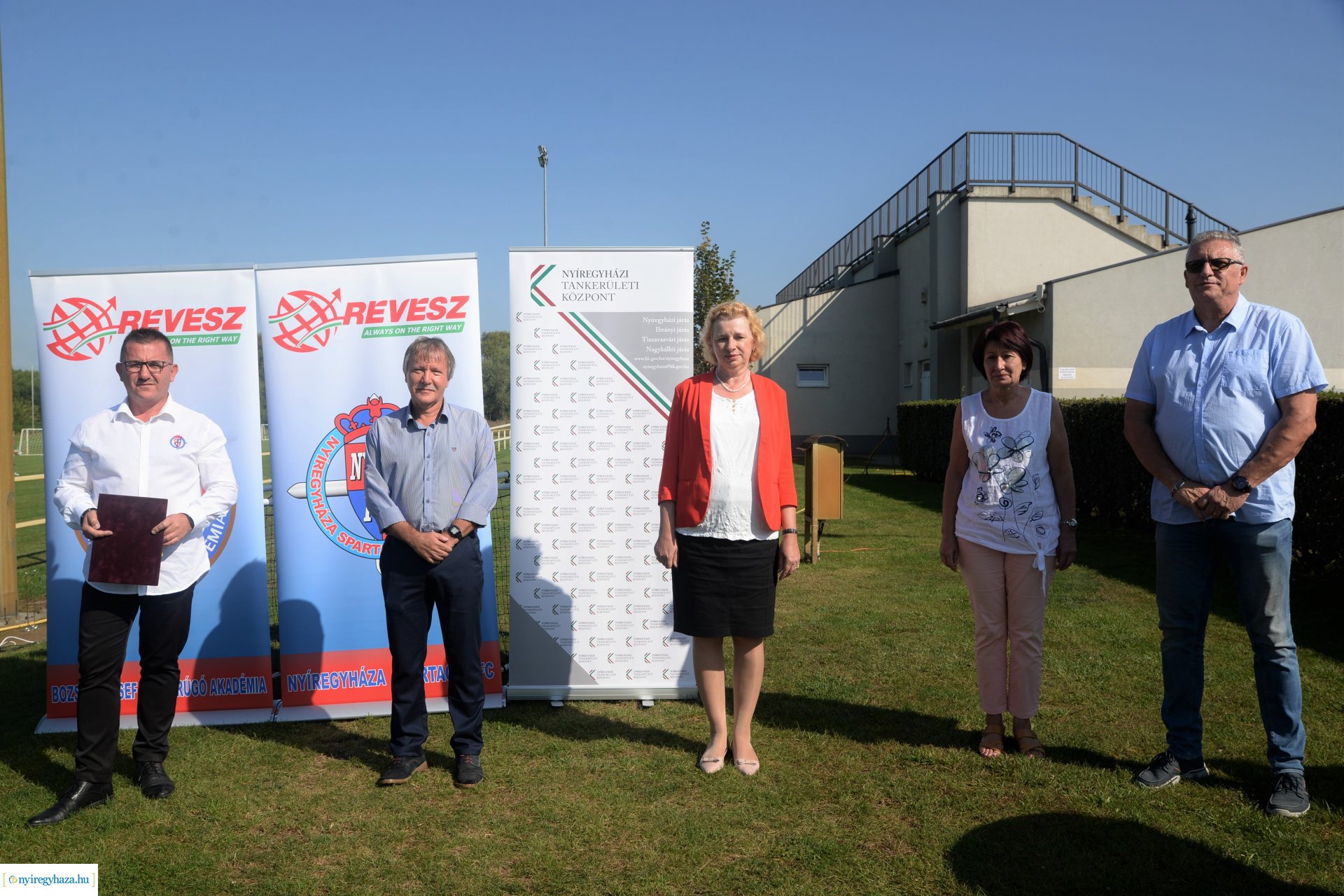 Rúgj labdába program - szerződés aláírás az örökösföldi pályán