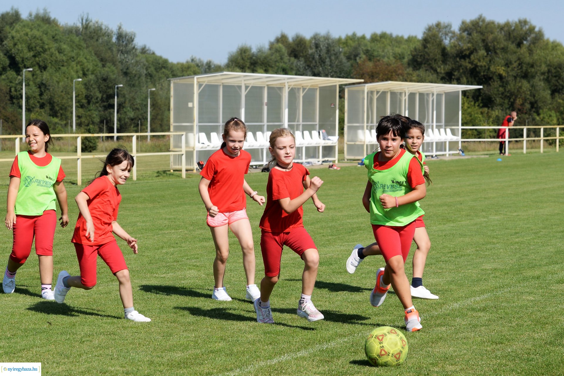 Rúgj labdába program - szerződés aláírás az örökösföldi pályán