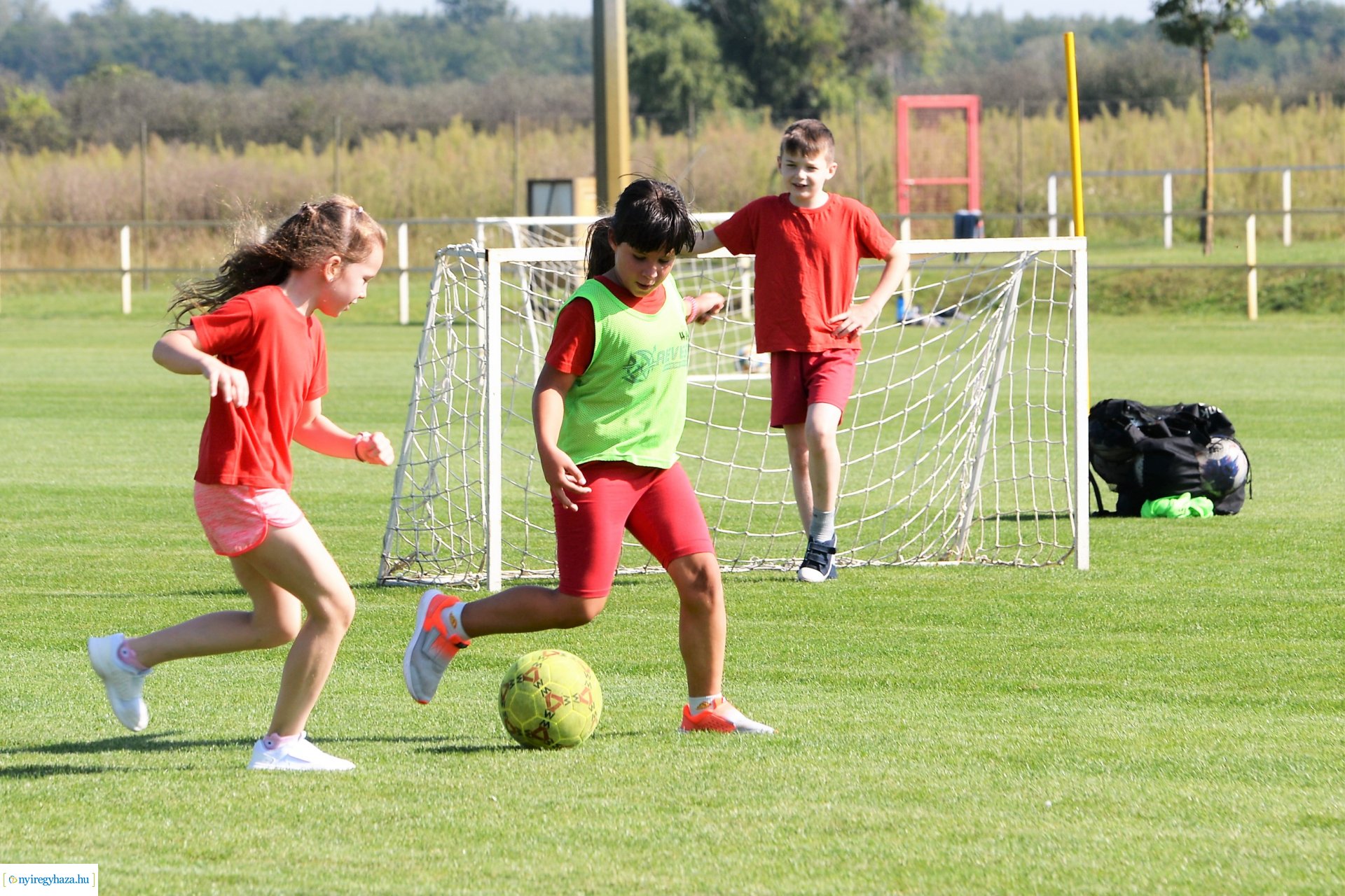 Rúgj labdába program - szerződés aláírás az örökösföldi pályán