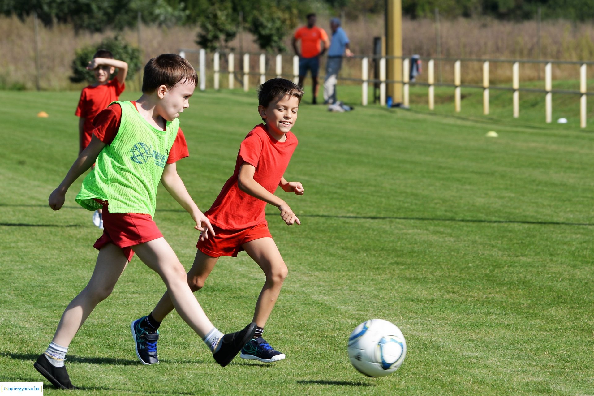 Rúgj labdába program - szerződés aláírás az örökösföldi pályán