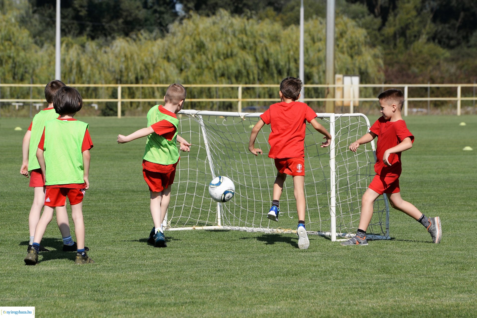Rúgj labdába program - szerződés aláírás az örökösföldi pályán