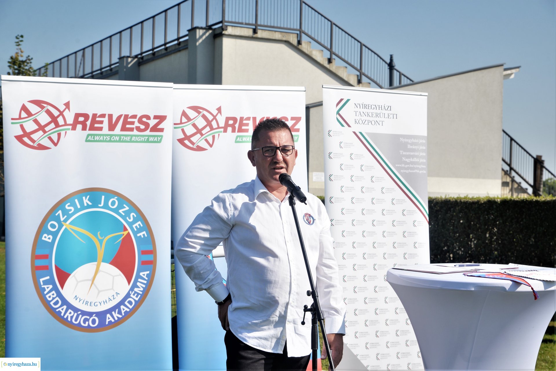 Rúgj labdába program - szerződés aláírás az örökösföldi pályán