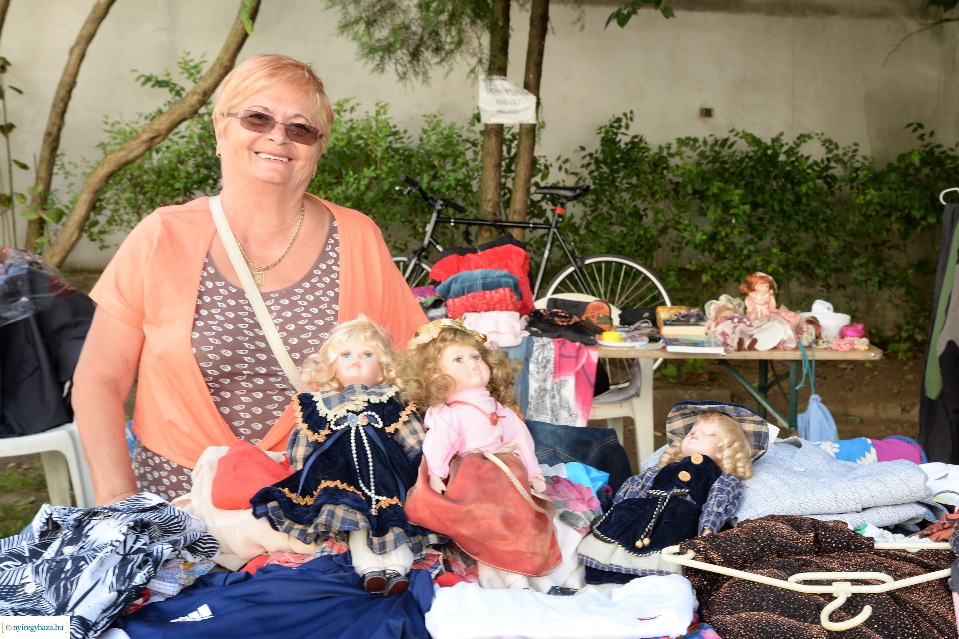 Ruhabörze a Kölyökvárban