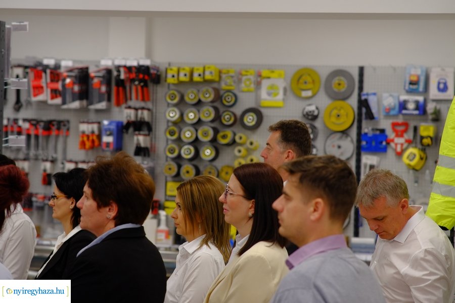 Rumed telephely átadó