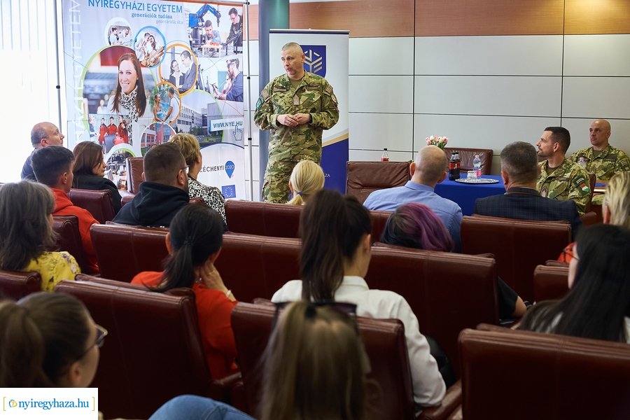 Ruszin-Szendi Romulusz a Nyíregyházi Egyetemen