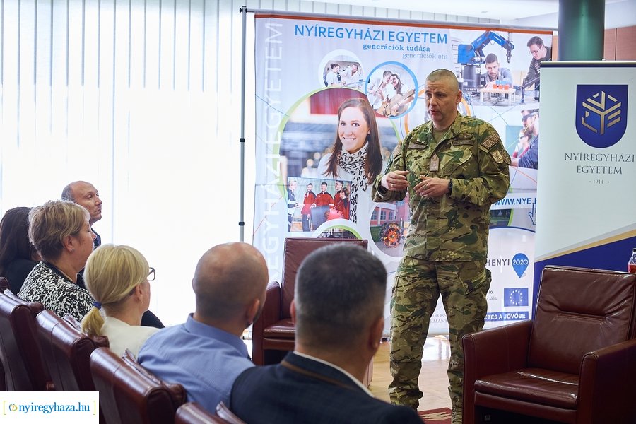 Ruszin-Szendi Romulusz a Nyíregyházi Egyetemen