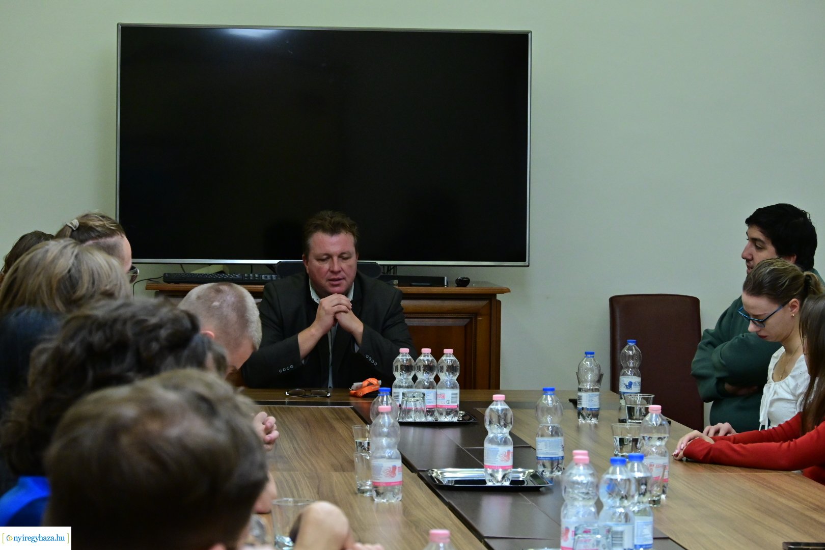 Rzeszówi diákok a Városházán 20241011