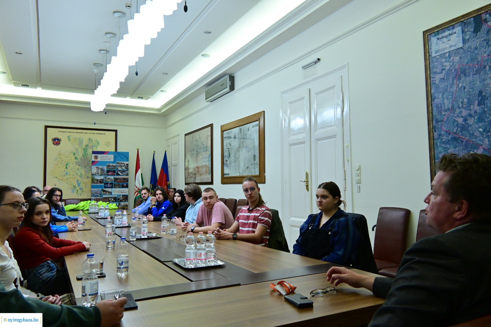 Rzeszówi diákok a Városházán 20241011