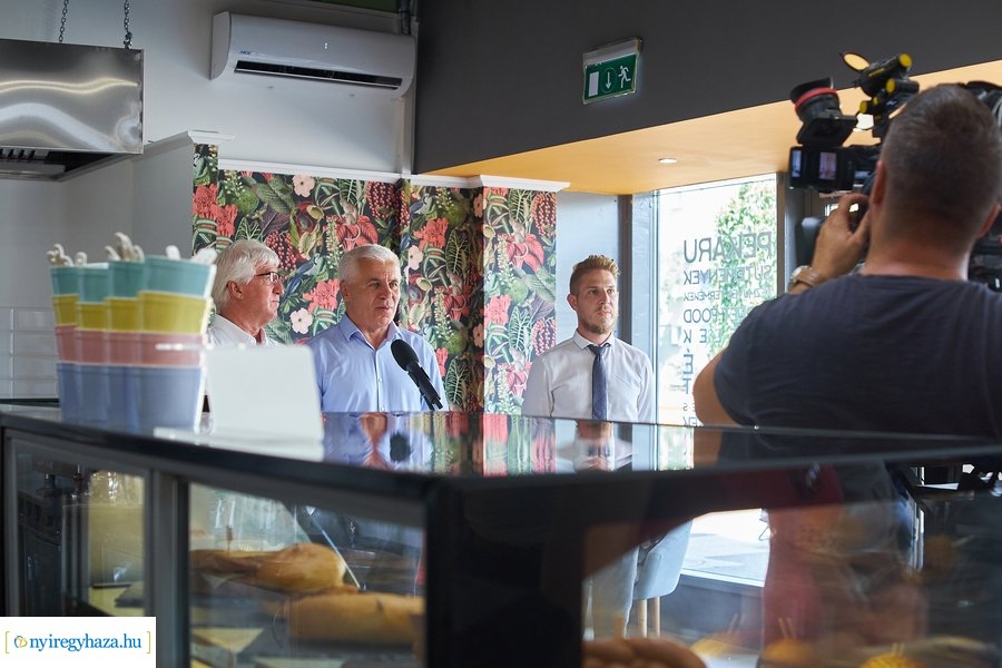 Sajtóreggeli a Piac Bisztróban