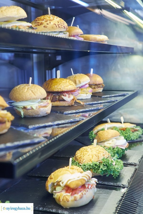 Sajtóreggeli a Piac Bisztróban