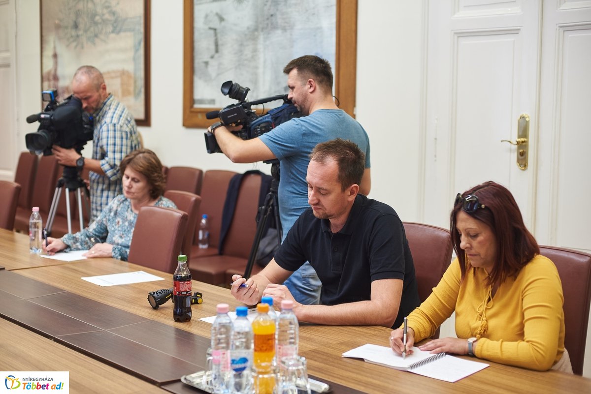 Sajtótájékoztató a Bárczi iskola fejlesztéséről