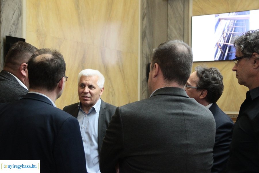 Sajtótájékoztató a Tiszavasvári út fejlesztéséről 20230425