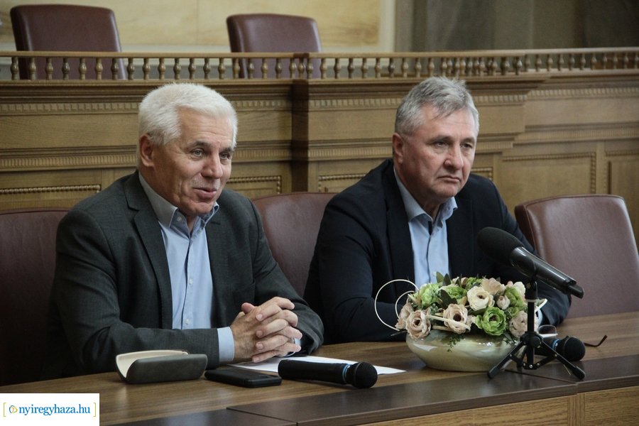 Sajtótájékoztató a Tiszavasvári út fejlesztéséről 20230425