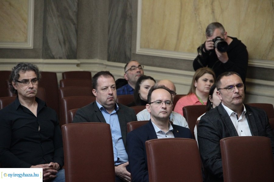 Sajtótájékoztató a Tiszavasvári út fejlesztéséről 20230425