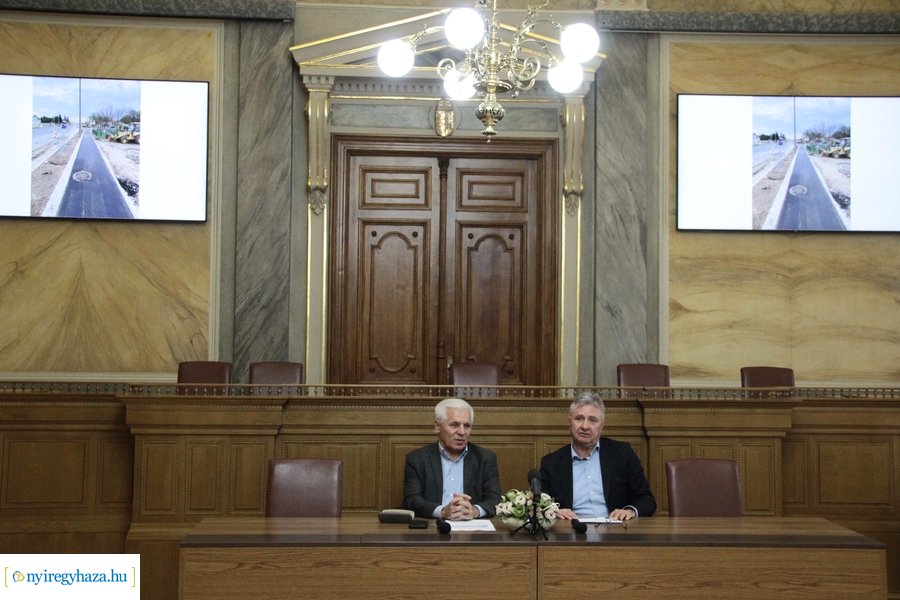 Sajtótájékoztató a Tiszavasvári út fejlesztéséről 20230425