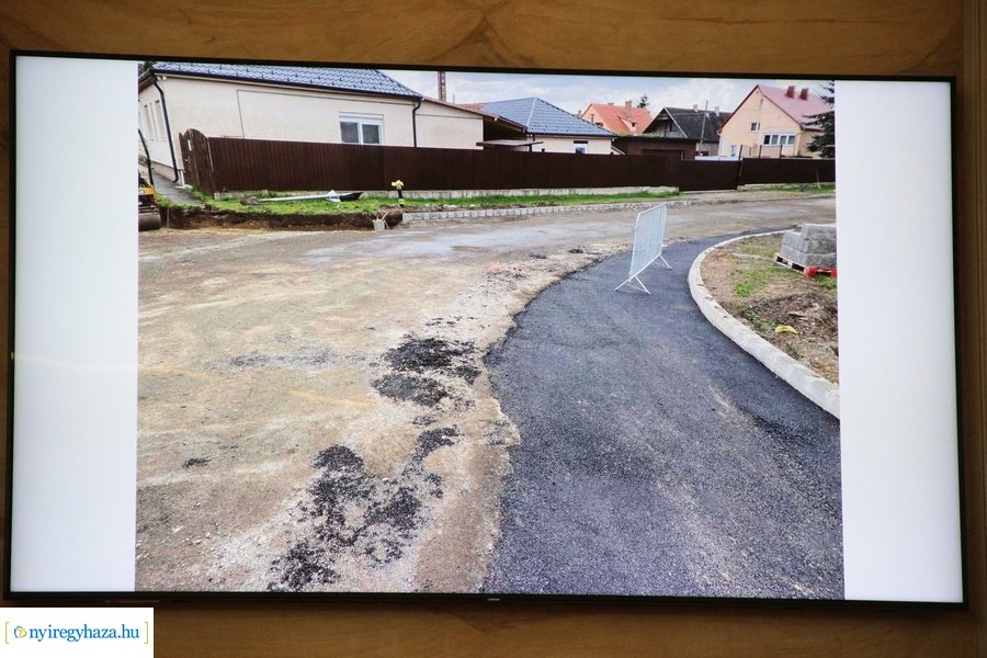 Sajtótájékoztató a Tiszavasvári út fejlesztéséről 20230425