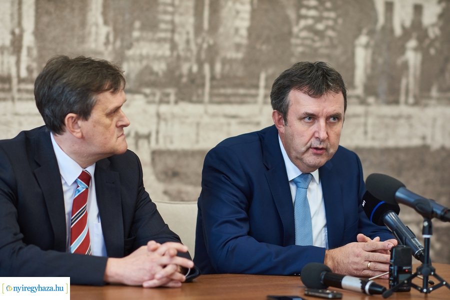 Sajtótájékoztató az iparfejlesztésről